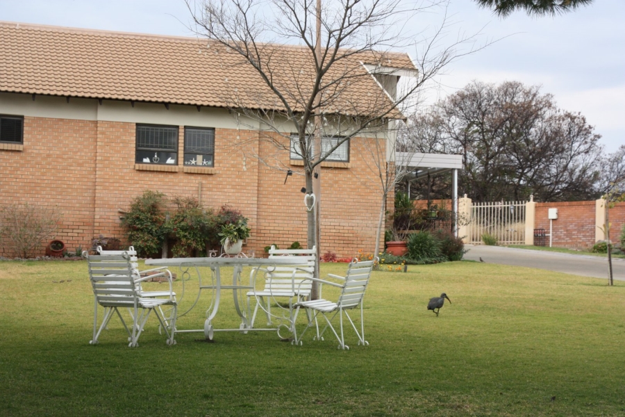 2 Bedroom Property for Sale in Langenhovenpark Free State